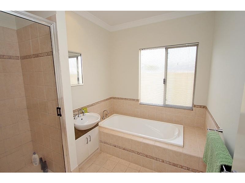 11 Chalice Rise, Mandurah WA 6210