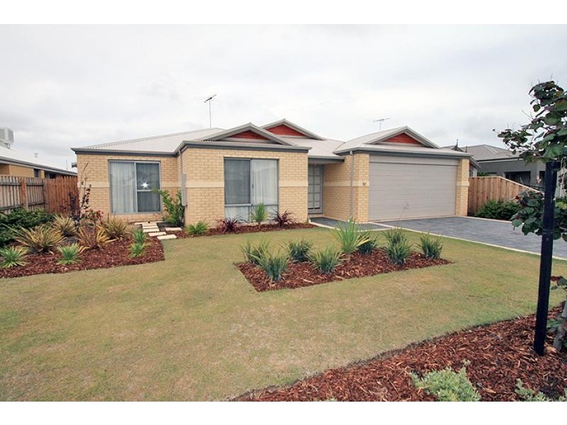 52 Seascapes Boulevard, Halls Head WA 6210
