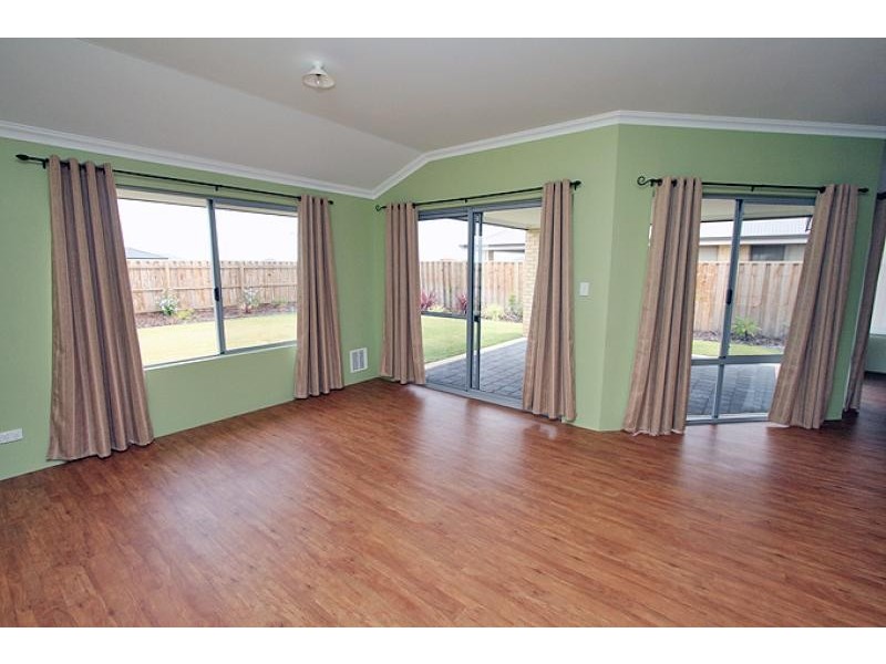 52 Seascapes Boulevard, Halls Head WA 6210