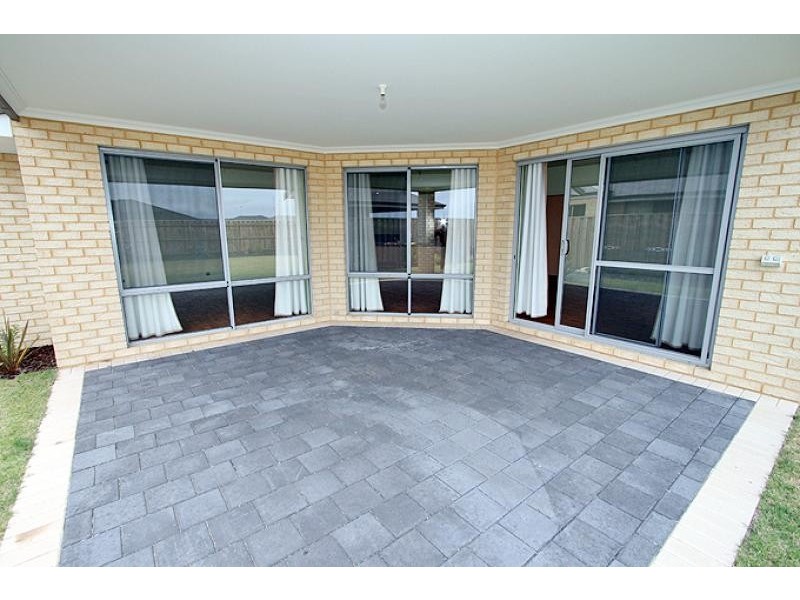 52 Seascapes Boulevard, Halls Head WA 6210