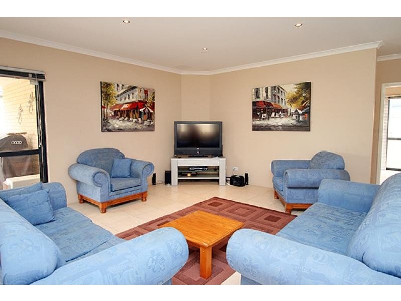 27 Petit Loop, Dudley Park WA 6210
