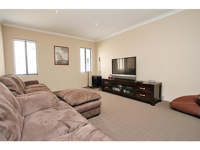 27 Petit Loop, Dudley Park WA 6210