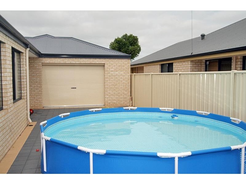 27 Petit Loop, Dudley Park WA 6210