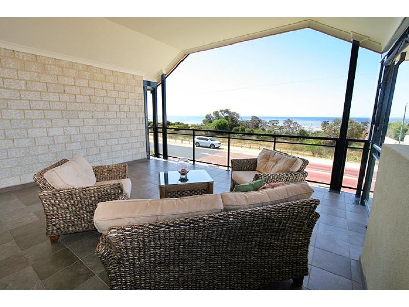 72 Flinders Street, Falcon WA 6210