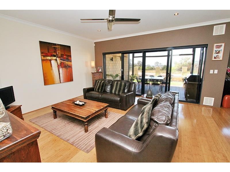 72 Flinders Street, Falcon WA 6210