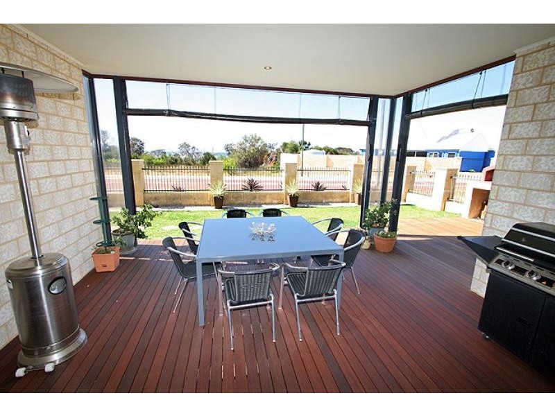 72 Flinders Street, Falcon WA 6210