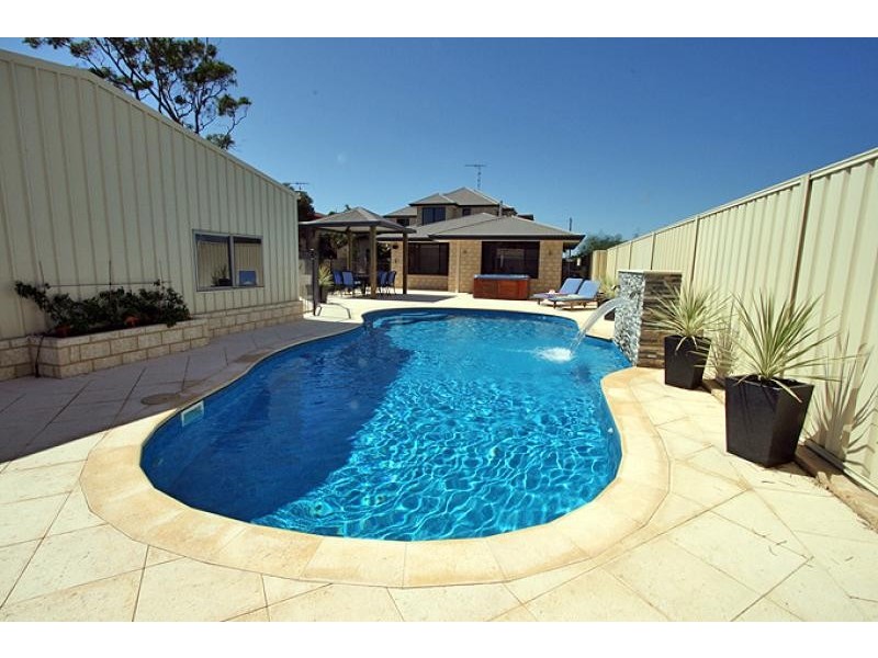 72 Flinders Street, Falcon WA 6210