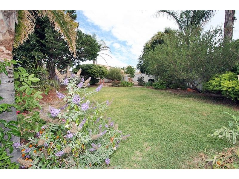 5 Sage Court, Halls Head WA 6210