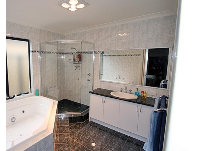 5 Tamar Break, Madora Bay WA 6210