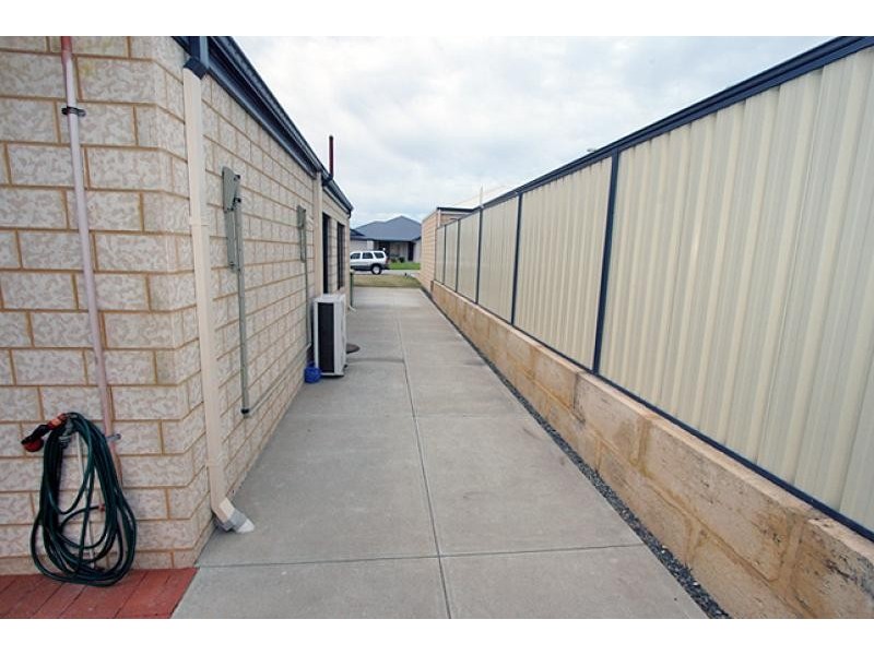 5 Tamar Break, Madora Bay WA 6210