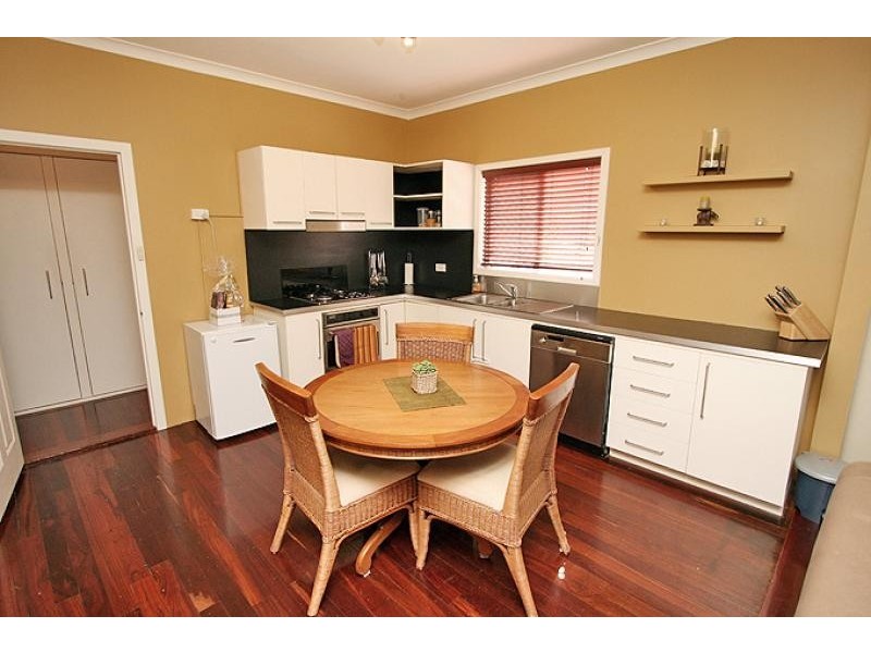 8 a Roy Road, Coodanup WA 6210