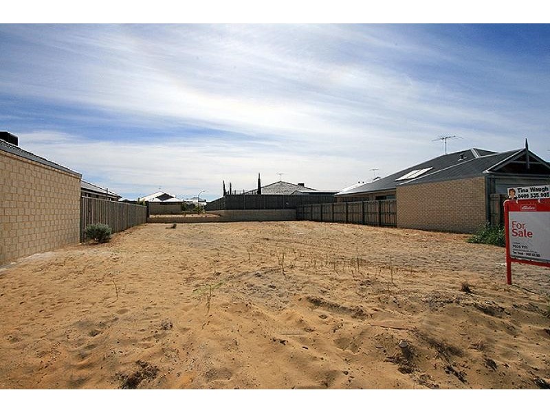 68 Buttercup Parkway, Halls Head WA 6210