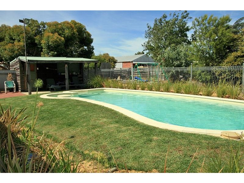 11 Church Street, North Dandalup WA 6207