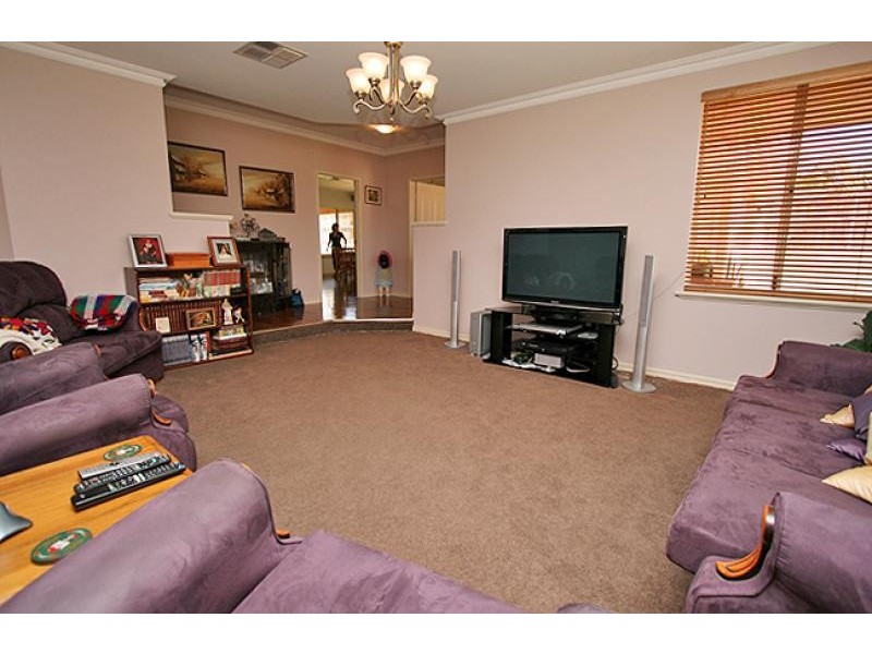 40 Boardwalk Boulevard, Halls Head WA 6210