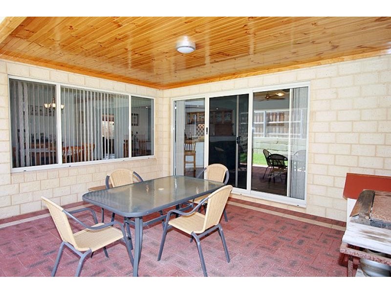 40 Boardwalk Boulevard, Halls Head WA 6210