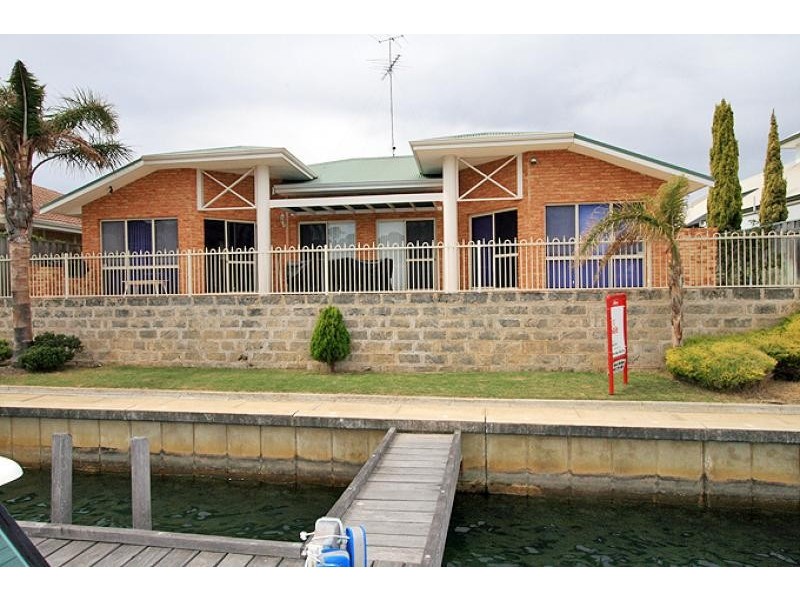 9 Quayside Close, Halls Head WA 6210