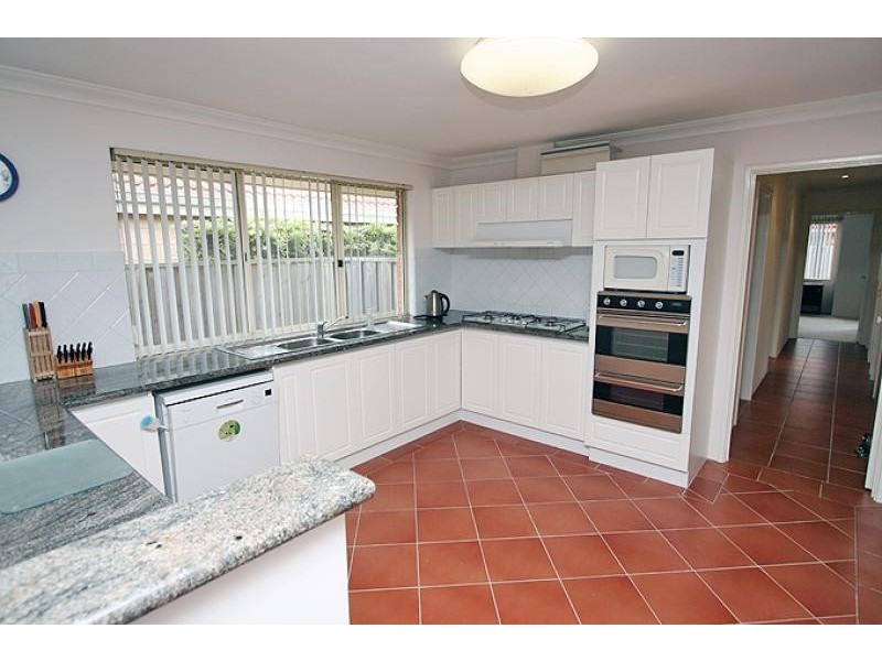 9 Quayside Close, Halls Head WA 6210