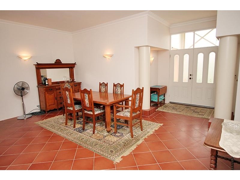 9 Quayside Close, Halls Head WA 6210