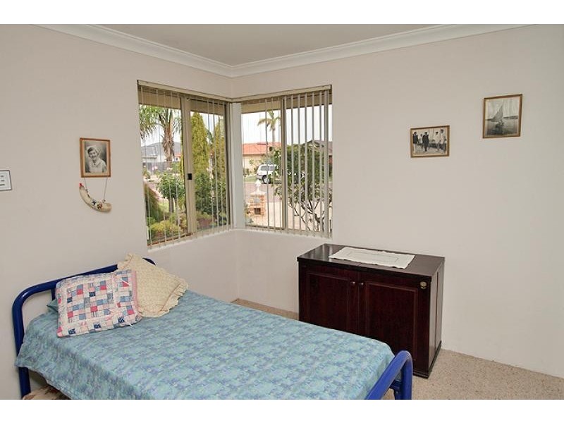 9 Quayside Close, Halls Head WA 6210