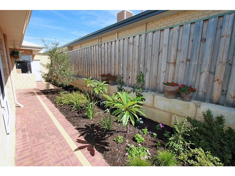 56 Quandong Parkway, Halls Head WA 6210