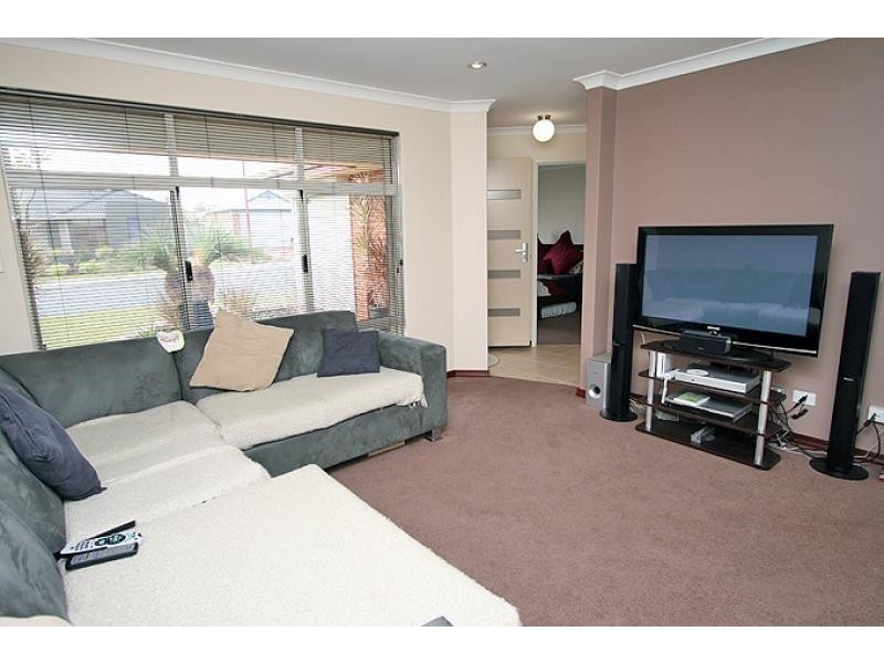 19 Cimarron Edge, Meadow Springs WA 6210