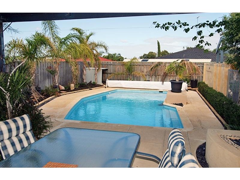 8 Karon Vista, Halls Head WA 6210