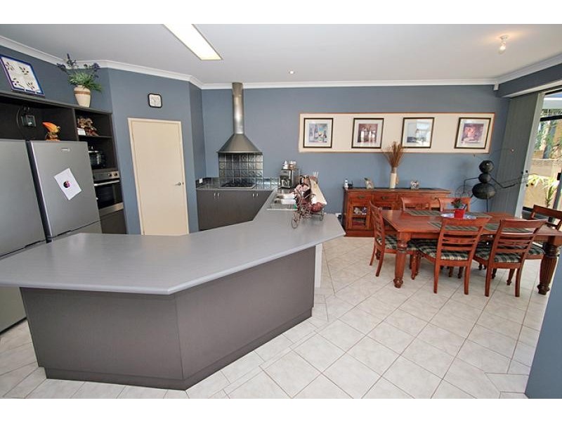 8 Karon Vista, Halls Head WA 6210