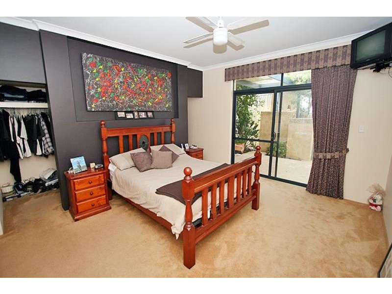 8 Karon Vista, Halls Head WA 6210