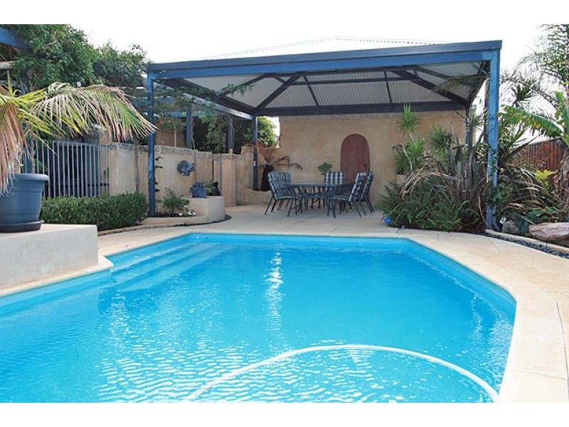 8 Karon Vista, Halls Head WA 6210