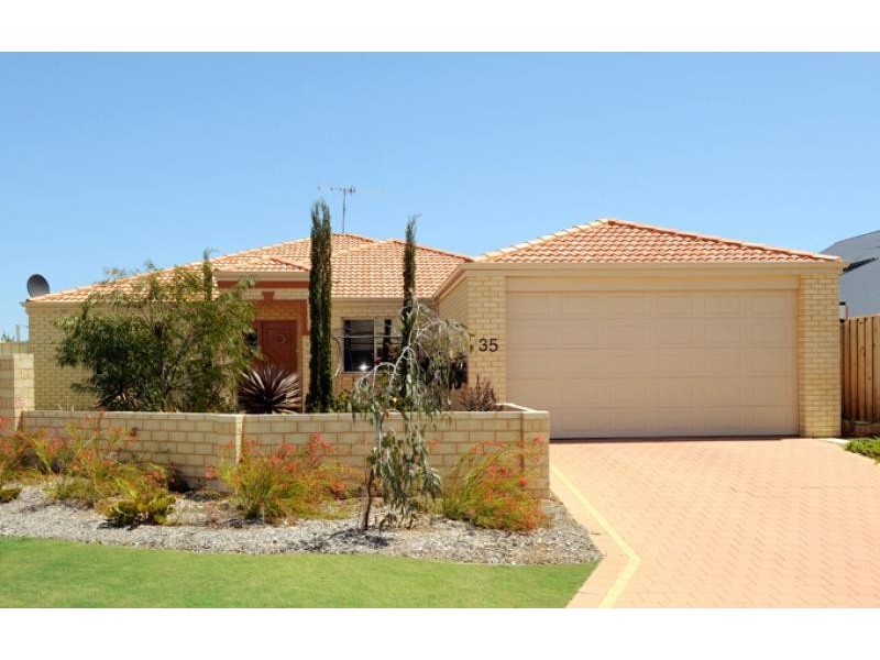35 Tranquility Way, Halls Head WA 6210