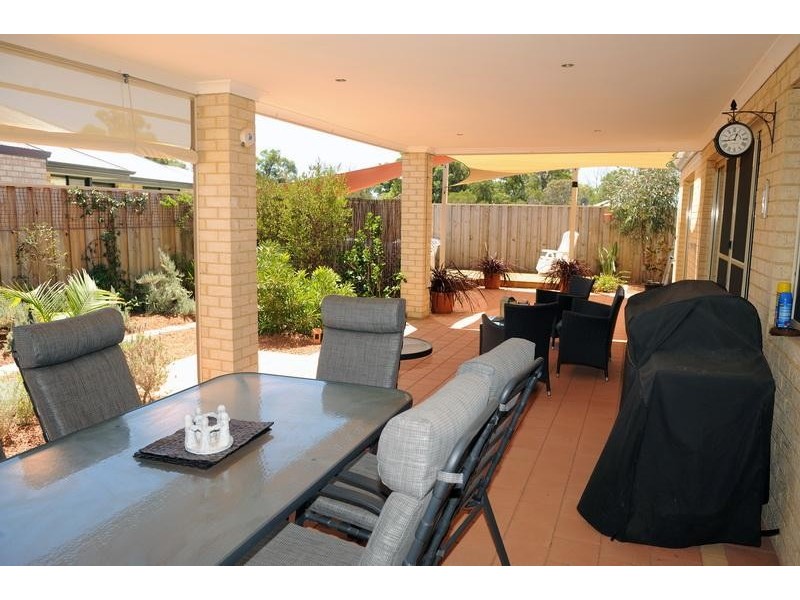 35 Tranquility Way, Halls Head WA 6210