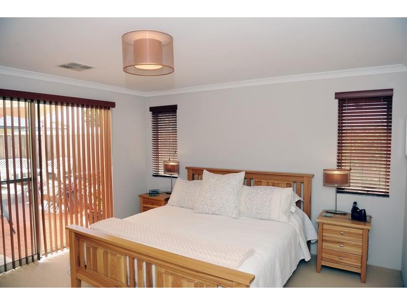 35 Tranquility Way, Halls Head WA 6210