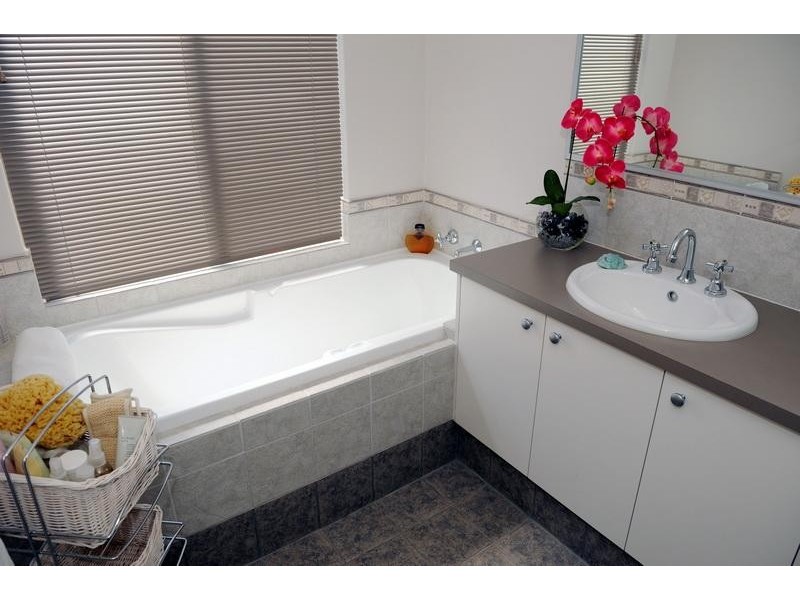 35 Tranquility Way, Halls Head WA 6210