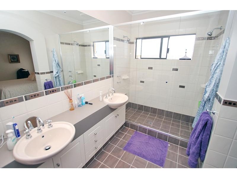 8 Asper Way, Halls Head WA 6210