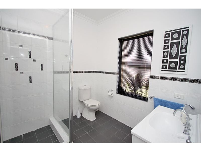 8 Asper Way, Halls Head WA 6210
