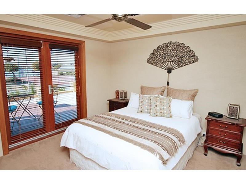 64 Mclarty Road, Halls Head WA 6210