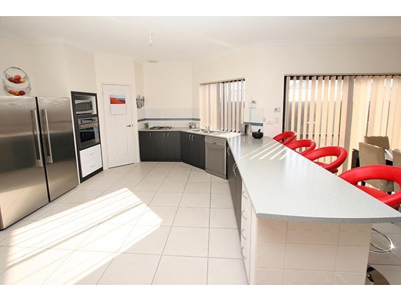 25 Tranquility Way, Halls Head WA 6210