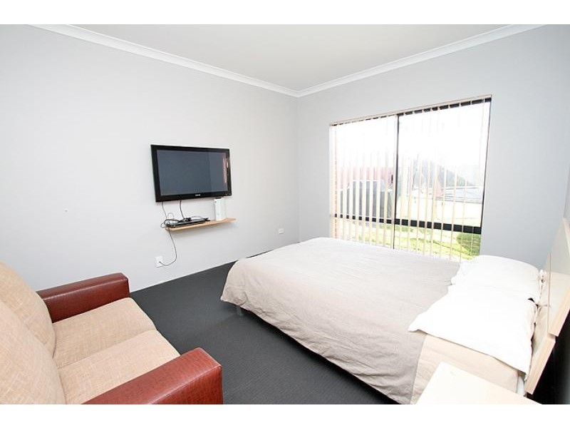 25 Tranquility Way, Halls Head WA 6210