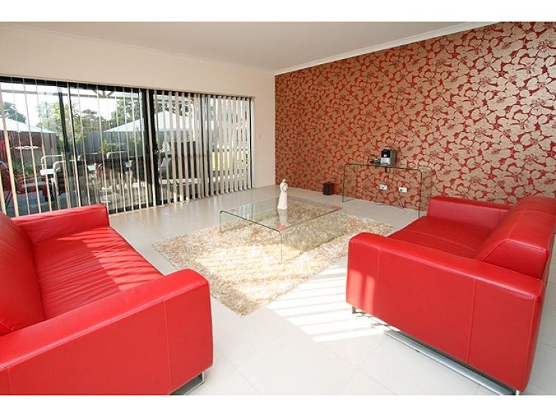 25 Tranquility Way, Halls Head WA 6210