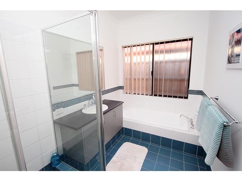 25 Tranquility Way, Halls Head WA 6210