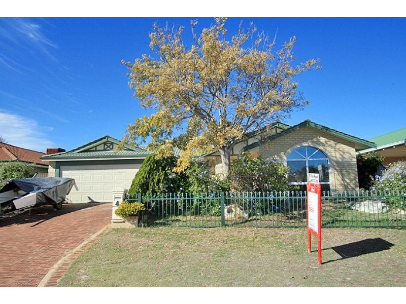 4 Templetonia Promenade, Halls Head WA 6210