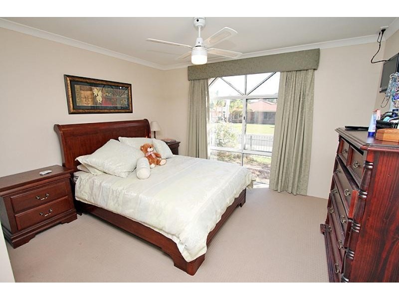 4 Templetonia Promenade, Halls Head WA 6210