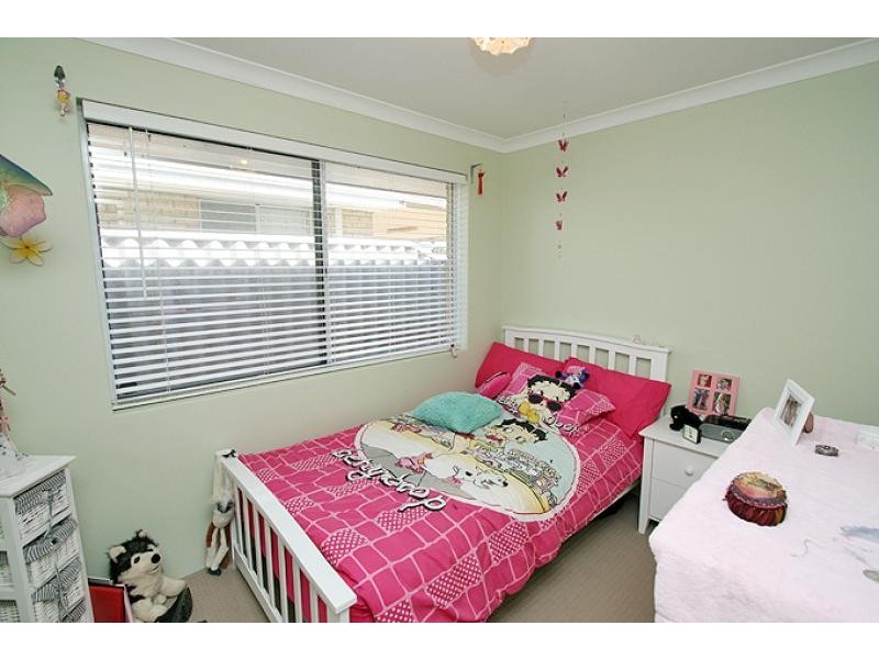4 Templetonia Promenade, Halls Head WA 6210