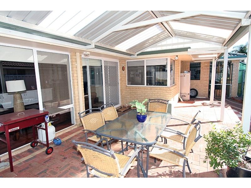 4 Templetonia Promenade, Halls Head WA 6210