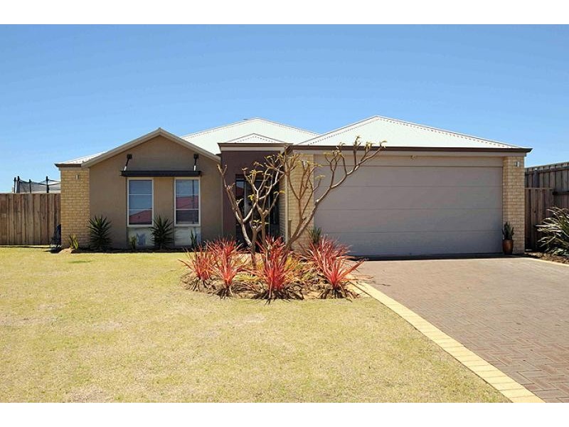 24 Marsdenia Road, Halls Head WA 6210