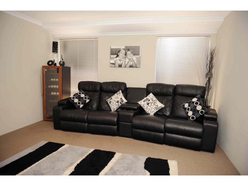 24 Marsdenia Road, Halls Head WA 6210