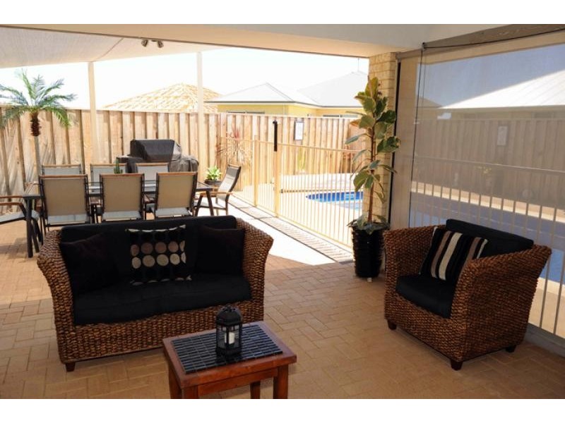 24 Marsdenia Road, Halls Head WA 6210