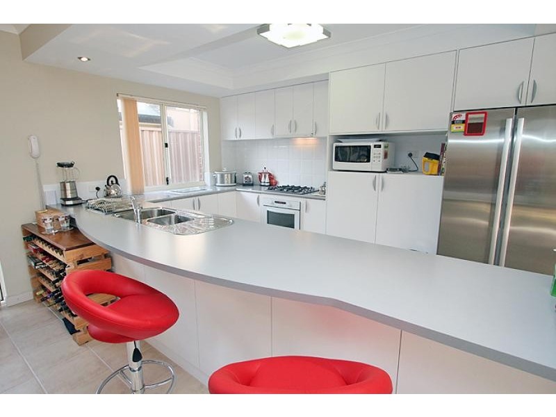 6 Hope Gardens, Madora Bay WA 6210