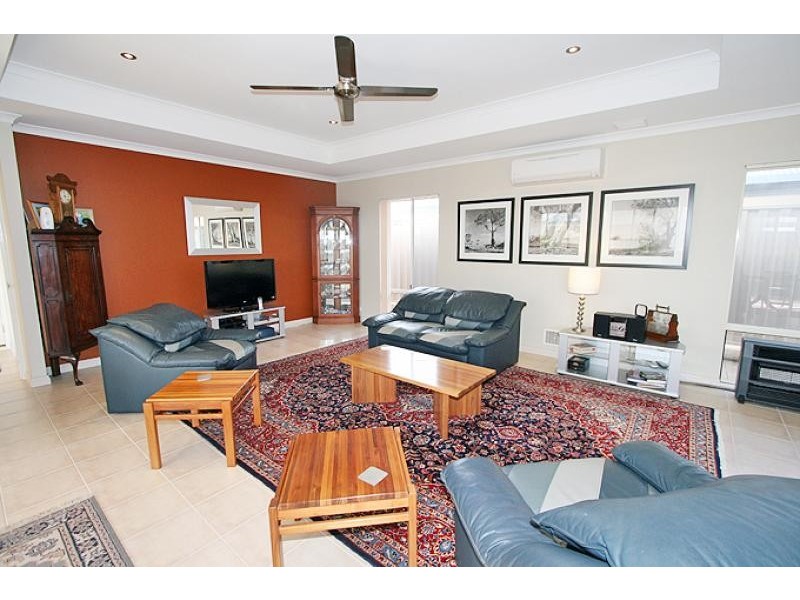 6 Hope Gardens, Madora Bay WA 6210