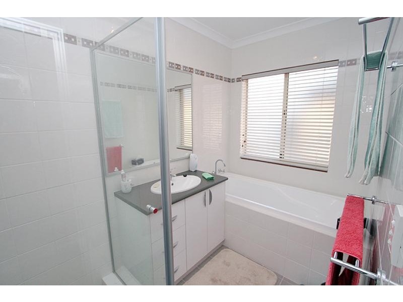 6 Hope Gardens, Madora Bay WA 6210